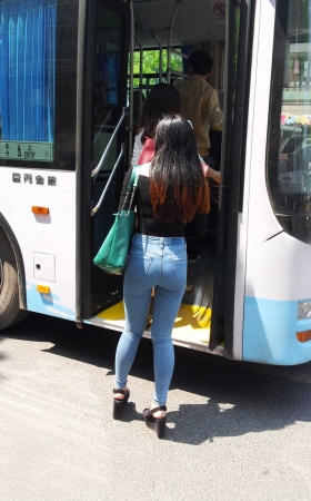 手机拍摄高腰蓝臀妹子—-（10P） [10P]