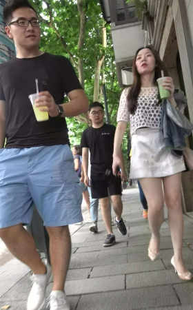超性感白裙街拍御姐范高跟鞋美女