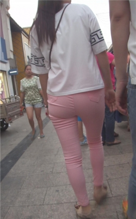 粉裤妹子