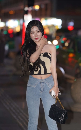 喇叭牛仔裤