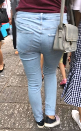 牛仔裤大腚女