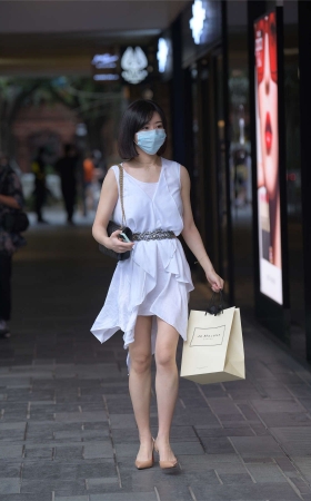 温婉气质白裙