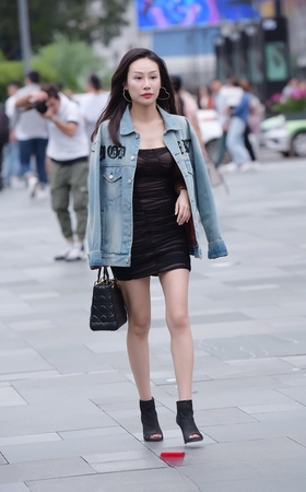 牛子衣服美女3A2721[822M]