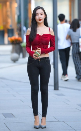 妙龄美女好身材