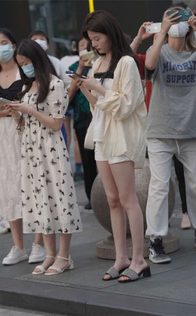 热辣美腿妞