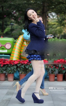 白色波点丝袜丰腴少妇 [12P]