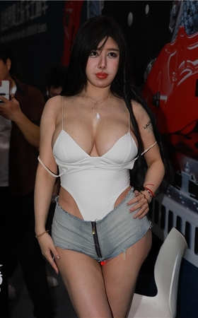 肉感美女小七(101P)