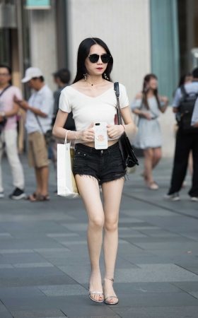 长腿热裤小姐姐 [10P]