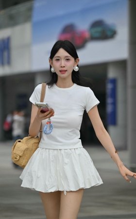 百万网红-乐乐宝-拖鞋脚板底便装穿搭 [16P]