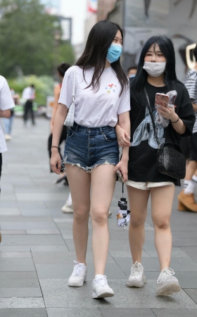 偶遇青春靓丽热裤小妞 [17P]