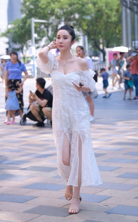 白裙美女 [18P]