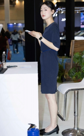 L1202-111P苏州51车展-纵横展台的气质小美女礼仪两天拍摄 9P