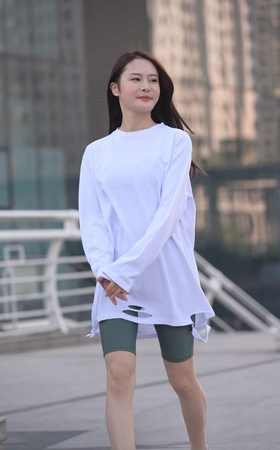 紧身裤美女－浅绿MJ449