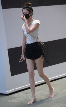 亭亭玉立 [23P]