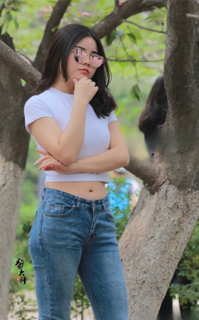 蕾丝姑娘，你是让我拍吗？不要太喷血… [45P]