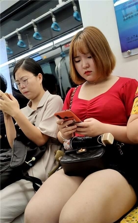 红衣小肥妞 [666 MB/mp4]