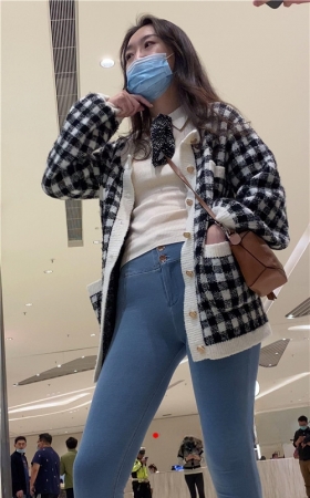 漂亮的蓝牛美女