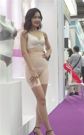 束腰安全裤美模