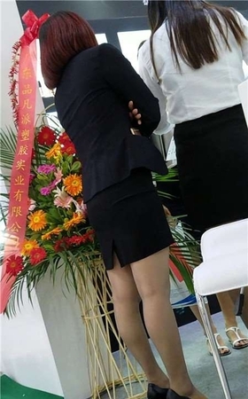 4k-高跟鞋黑丝制服美腿街拍美女