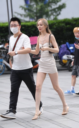 白皙美腿高跟美女 [19P]