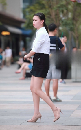 短裙，裸腿，高跟 [12P]