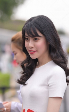 如此优雅的美腿高跟美女 [18P]
