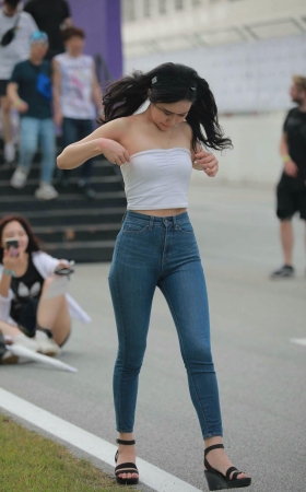 190607-32 25p