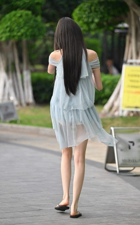 清纯长相搞笑女**26-167-67 9P