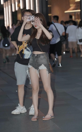 灰色热牛小姐姐 [14P]