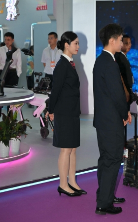 金融展 谁家漂亮肉丝小媳妇 [19P]