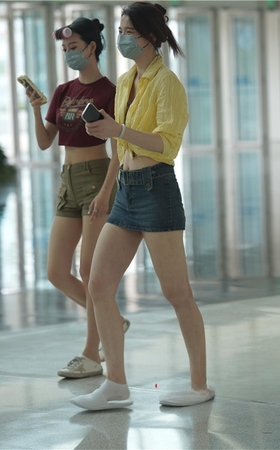 牛仔裙美女(97P)