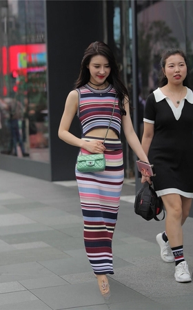 在拍抖音的小姐姐3A335[432M]