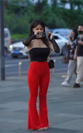 艳红紧身裤美女(138P)