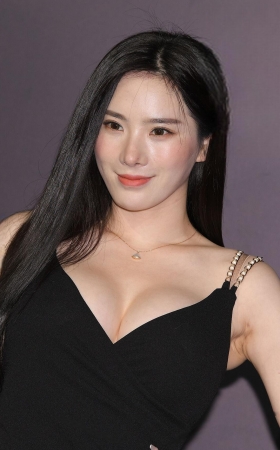 风情的性感美女 [22P]