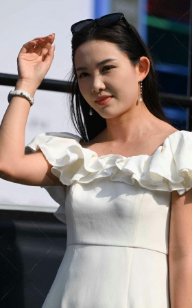 26329-4-78√上海时装周-靓丽肉丝高跟美少妇 10P