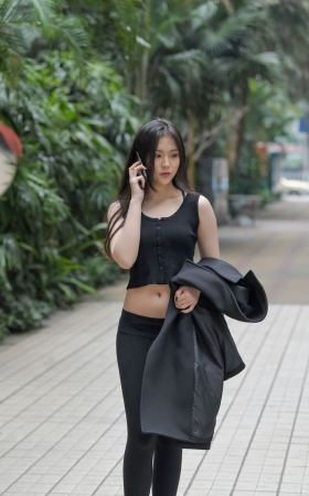 极品黑色瑜伽裤美女