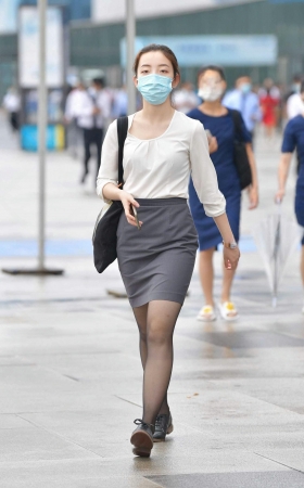 25420-7=39√白衬衫，黑丝女生 9P