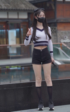 漂亮的小姐姐谁都爱 [24P]
