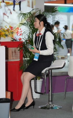 金融公司的rou丝职员小姐姐 [23P]
