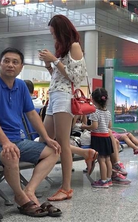 气质小姐姐一双美足着实令人赏心悦目 [4.88 GB/MP4]