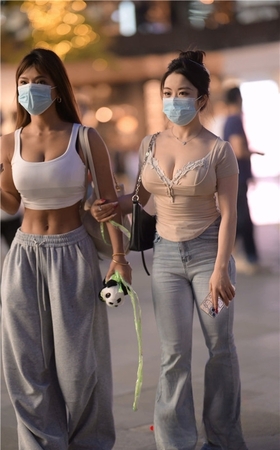 街边丰腴美女（上）