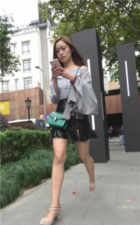 黑色高腰皮裙MM