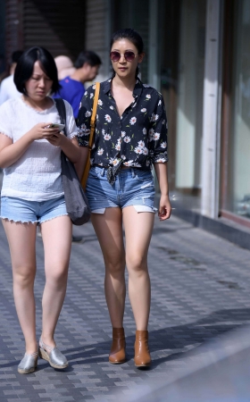 大长腿姐姐 [18P]