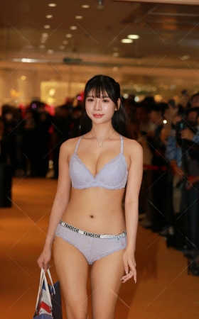某商场内衣模特走秀合集353P [21P]
