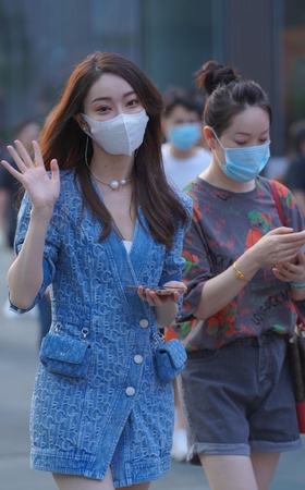 肤白貌美