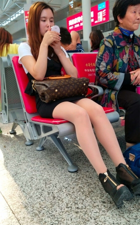 超气质逆天颜值黑丝街拍美腿仙女