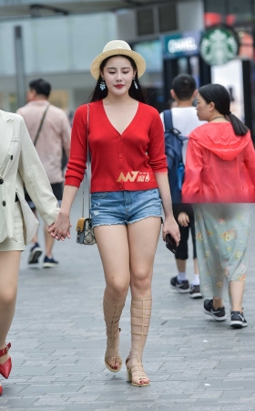 甜美时尚热裤罗马靴美女 [17P]