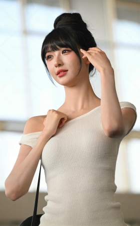 25成都车展美腿美足网红小玥玥 [24P]