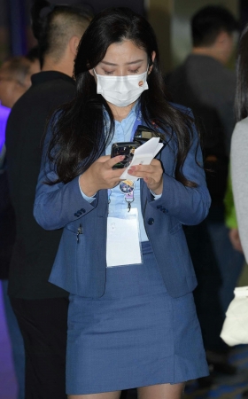 241121-22=105√穿这颜色制服的，肯定是高级人员 11P