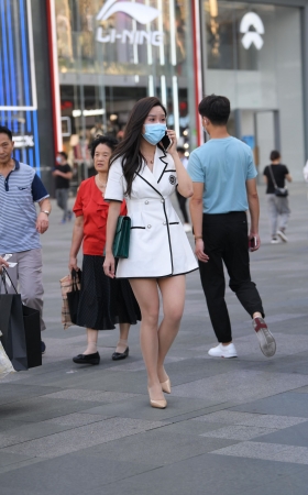 2199-5+180/爱穿丝袜的少妇